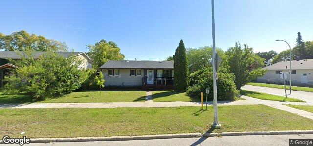 Larawan ng 703 Buchanan Boulevard sa Winnipeg, Manitoba