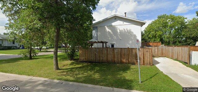 Larawan ng 71 Lake Ridge Road sa Winnipeg, Manitoba