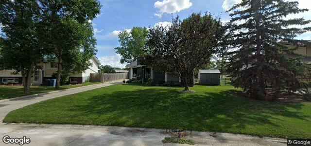 Larawan ng 73 Galbraith Crescent sa Winnipeg, Manitoba