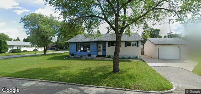 Larawan ng 74 Voyageur Avenue sa Winnipeg, Manitoba