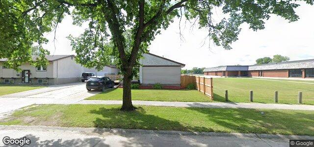 Larawan ng 77 Kay Crescent sa Winnipeg, Manitoba