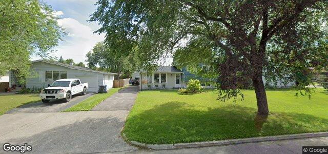Larawan ng 90 Voyageur Avenue sa Winnipeg, Manitoba