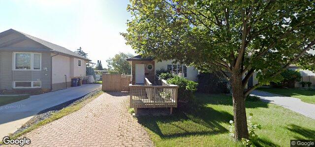 Larawan ng 100 Harlesden Drive sa Winnipeg, Manitoba