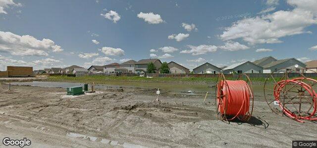 Larawan ng 102 Wainwright Crescent sa Winnipeg, Manitoba