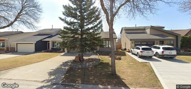 Larawan ng 108 Queensbury Bay sa Winnipeg, Manitoba