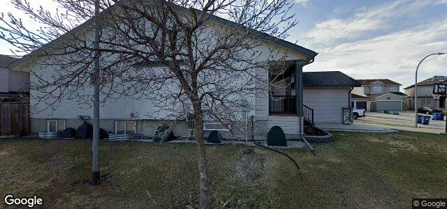 Larawan ng 110 Julia Road sa Winnipeg, Manitoba