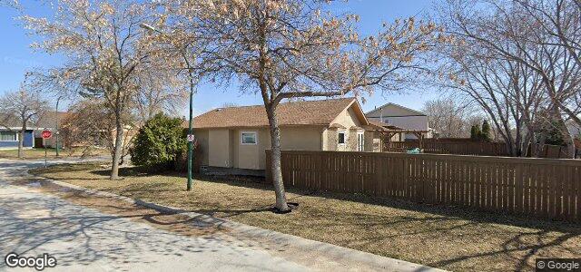 Larawan ng 132 Queensbury Bay sa Winnipeg, Manitoba