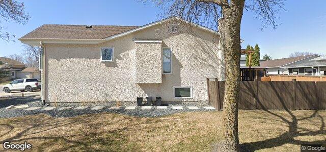 Larawan ng 147 Queensbury Bay sa Winnipeg, Manitoba