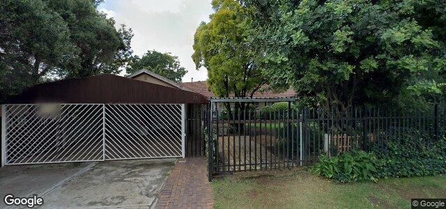 Larawan ng 15 Julia Road sa Winnipeg, Manitoba