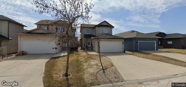 Larawan ng 16 Julia Road sa Winnipeg, Manitoba