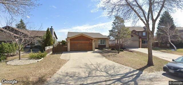 Photo of 164 Queensbury Bay in Winnipeg, Manitoba