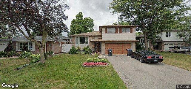 Larawan ng 18 Erindale Crescent sa Winnipeg, Manitoba