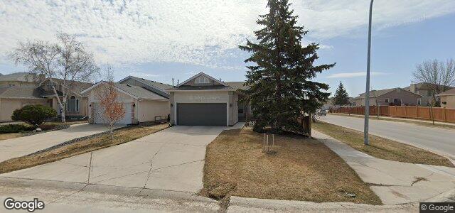 Larawan ng 2 Abbotsfield Drive sa Winnipeg, Manitoba