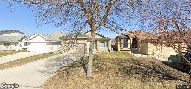 Larawan ng 208 Eastmount Drive sa Winnipeg, Manitoba