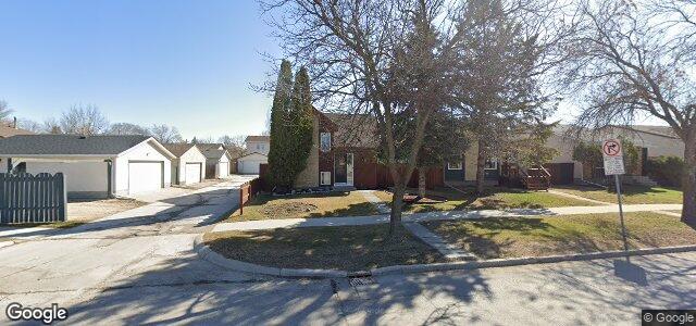 Larawan ng 301 Ashworth Street sa Winnipeg, Manitoba