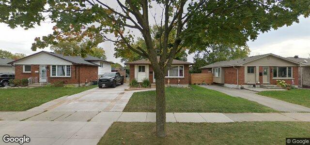 31 Harding Crescent（加拿大曼尼托巴省温尼伯市）房屋照片