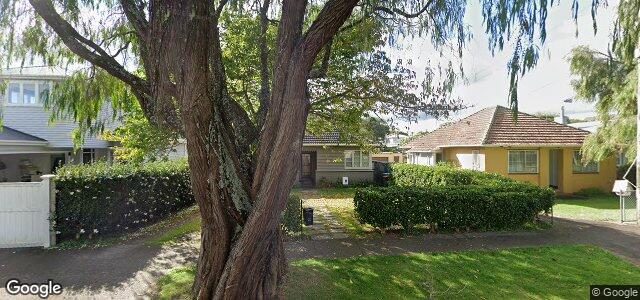 Larawan ng 35 Lambeth Road sa Winnipeg, Manitoba