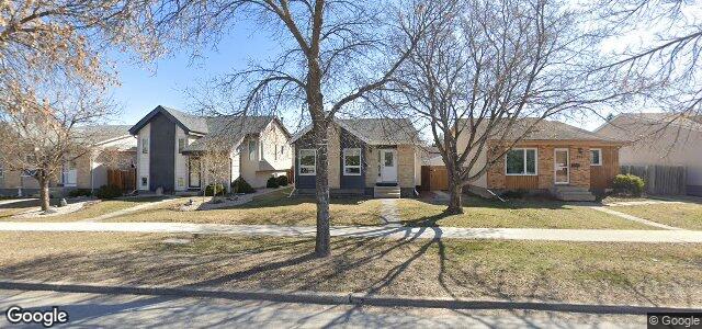 Larawan ng 353 Ashworth Street sa Winnipeg, Manitoba