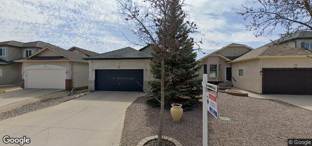 Larawan ng 52 Julia Road sa Winnipeg, Manitoba