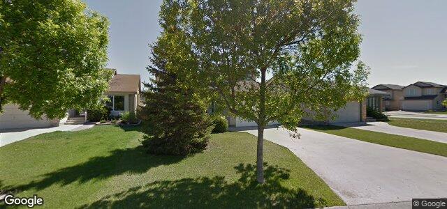 Larawan ng 8 Highcastle Crescent sa Winnipeg, Manitoba