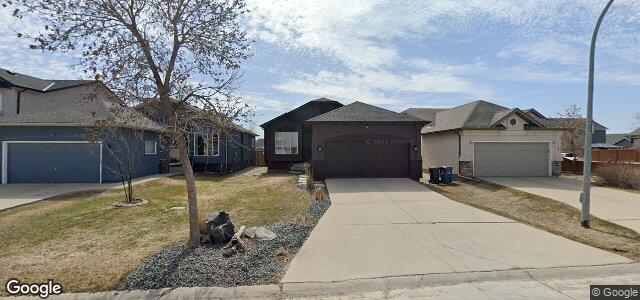 Larawan ng 8 Julia Road sa Winnipeg, Manitoba