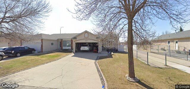 Larawan ng 92 Eastmount Drive sa Winnipeg, Manitoba