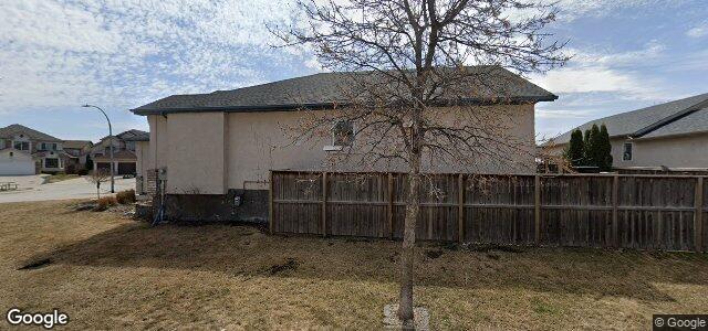 Larawan ng 98 Julia Road sa Winnipeg, Manitoba