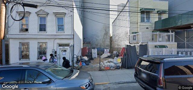 Larawan ng 886 Home Street sa Winnipeg, Manitoba