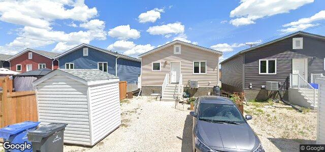 Larawan ng 212 Lyle Street sa Winnipeg, Manitoba