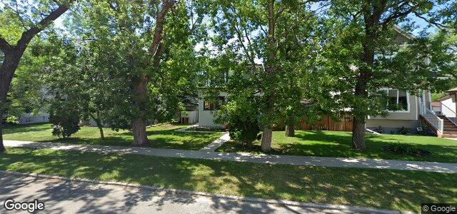 Larawan ng 302 Woodlawn Street sa Winnipeg, Manitoba