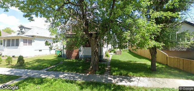 Larawan ng 303 Woodlawn Street sa Winnipeg, Manitoba