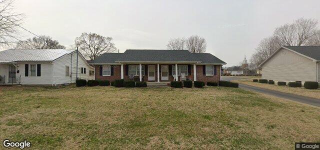 Larawan ng 311 Woodlawn Street sa Winnipeg, Manitoba