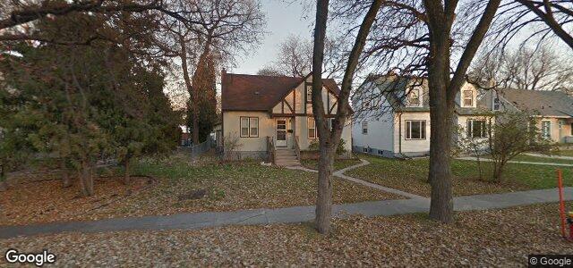 Larawan ng 327 Woodlawn Street sa Winnipeg, Manitoba