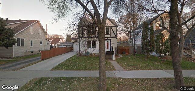 Larawan ng 381 Woodlawn Street sa Winnipeg, Manitoba
