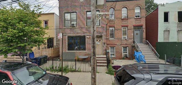 Photo of 443 Linwood Street in Winnipeg, Manitoba