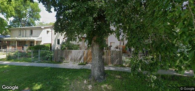 439 Flora Avenue（加拿大曼尼托巴省溫尼伯市）房屋照片