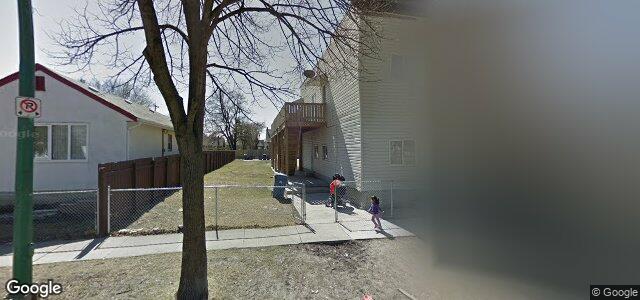 Larawan ng 556 Stella Avenue sa Winnipeg, Manitoba