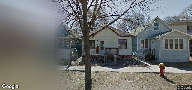 Larawan ng 562 Stella Avenue sa Winnipeg, Manitoba