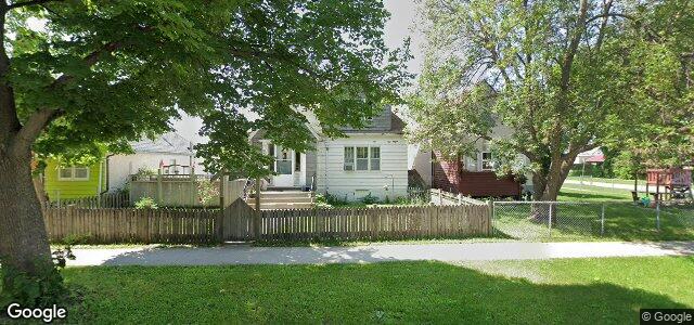 Larawan ng 658 Stella Avenue sa Winnipeg, Manitoba