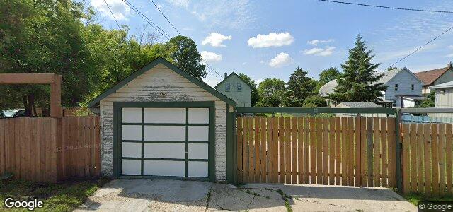 Larawan ng 687 Stella Avenue sa Winnipeg, Manitoba