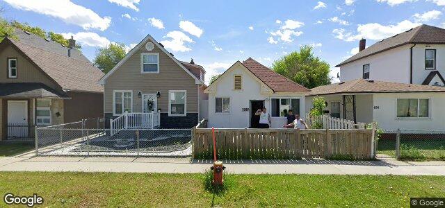 Larawan ng 696 Flora Avenue sa Winnipeg, Manitoba
