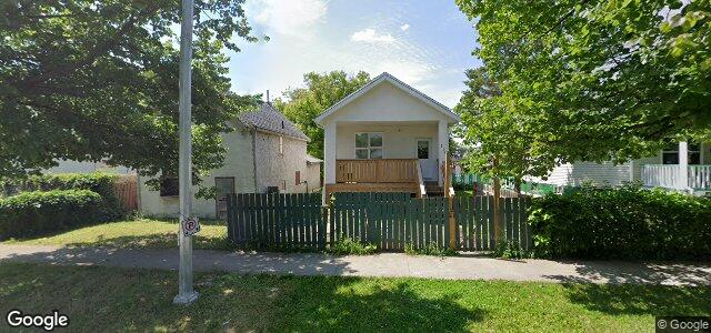 Larawan ng 710 Stella Avenue sa Winnipeg, Manitoba