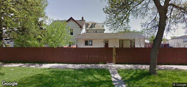Larawan ng 728 Stella Avenue sa Winnipeg, Manitoba