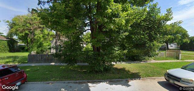 Larawan ng 741 Stella Avenue sa Winnipeg, Manitoba