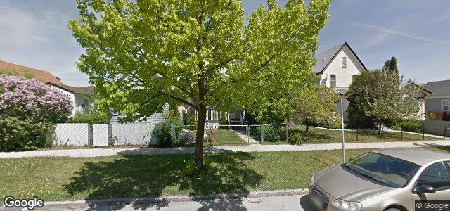 Photo of 825 Stella Avenue in Winnipeg, Manitoba