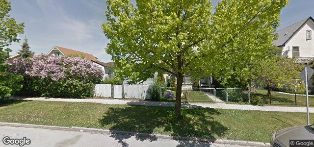 Larawan ng 827 Stella Avenue sa Winnipeg, Manitoba