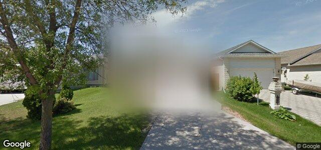 Larawan ng 203 Eaglemere Drive sa Winnipeg, Manitoba