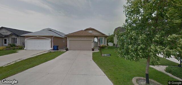 Larawan ng 35 Walter Piper Grove sa Winnipeg, Manitoba