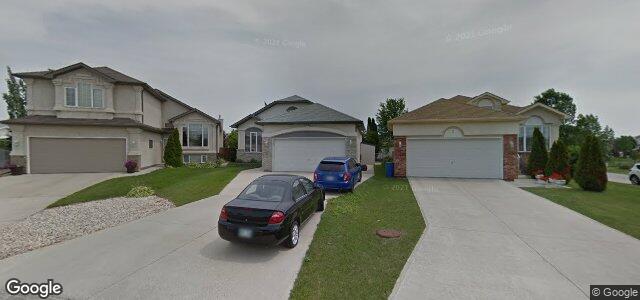 Larawan ng 7 Walter Piper Grove sa Winnipeg, Manitoba