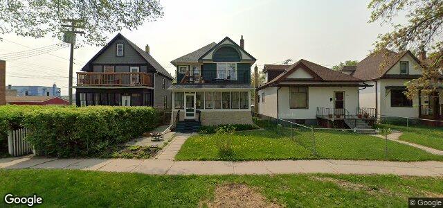 Larawan ng 560 Warsaw Avenue sa Winnipeg, Manitoba